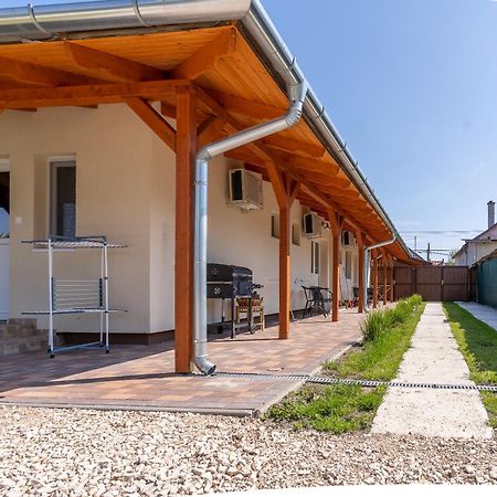 Lili Apartman ハルカーニャ エクステリア 写真