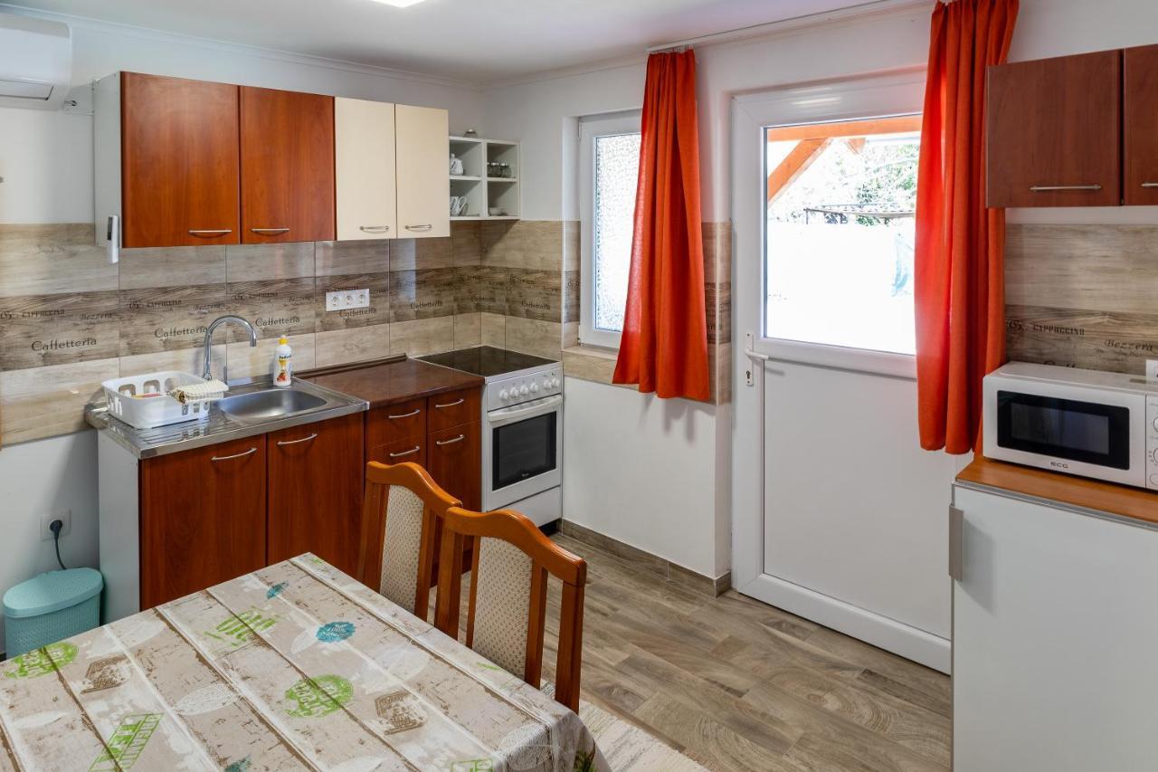 Lili Apartman ハルカーニャ エクステリア 写真