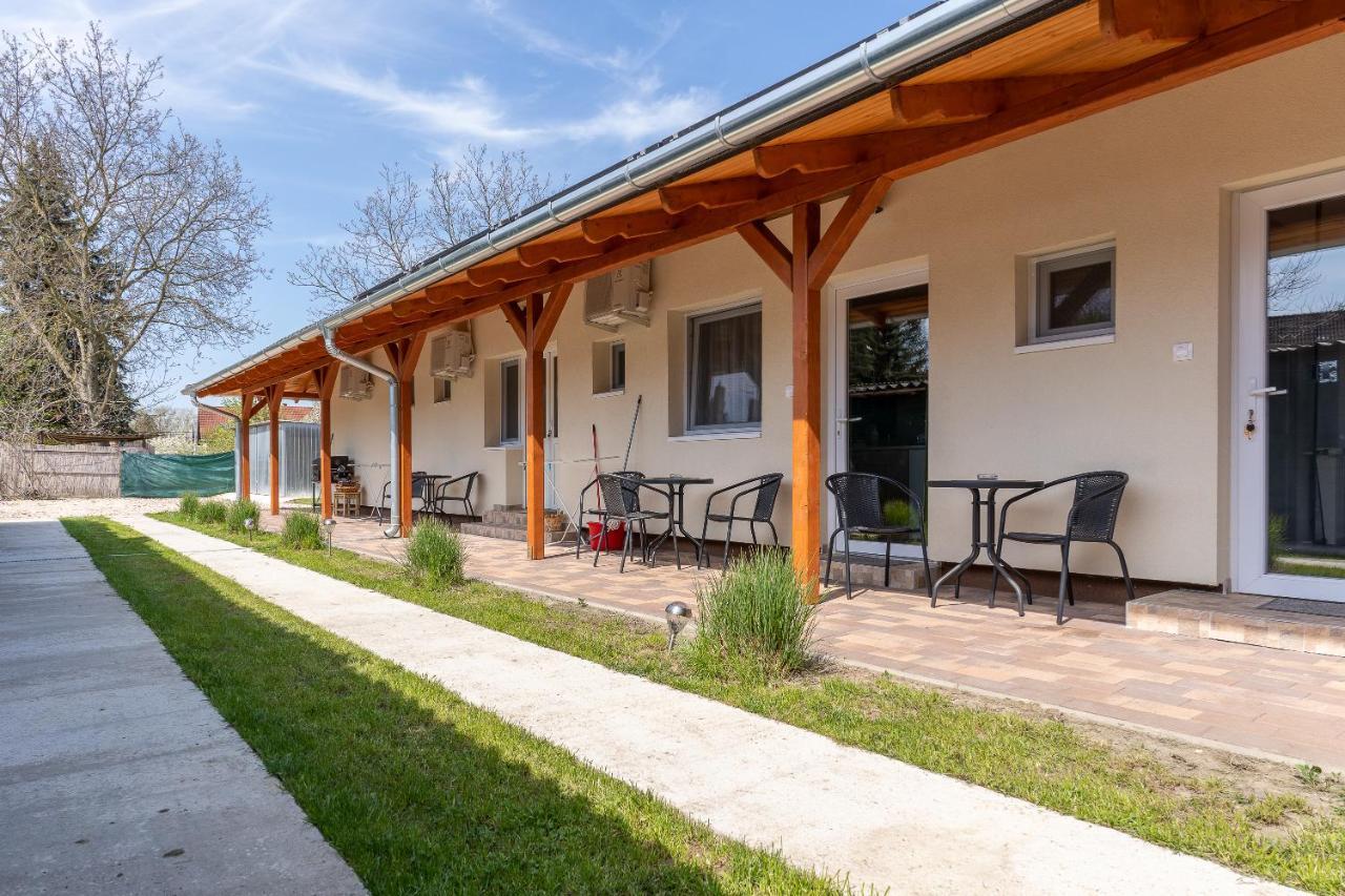 Lili Apartman ハルカーニャ エクステリア 写真