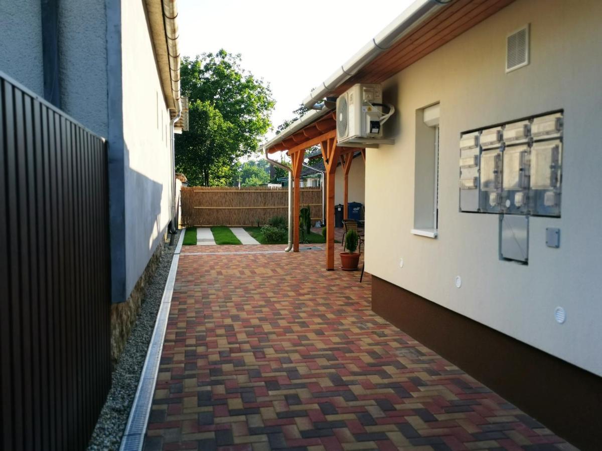 Lili Apartman ハルカーニャ エクステリア 写真