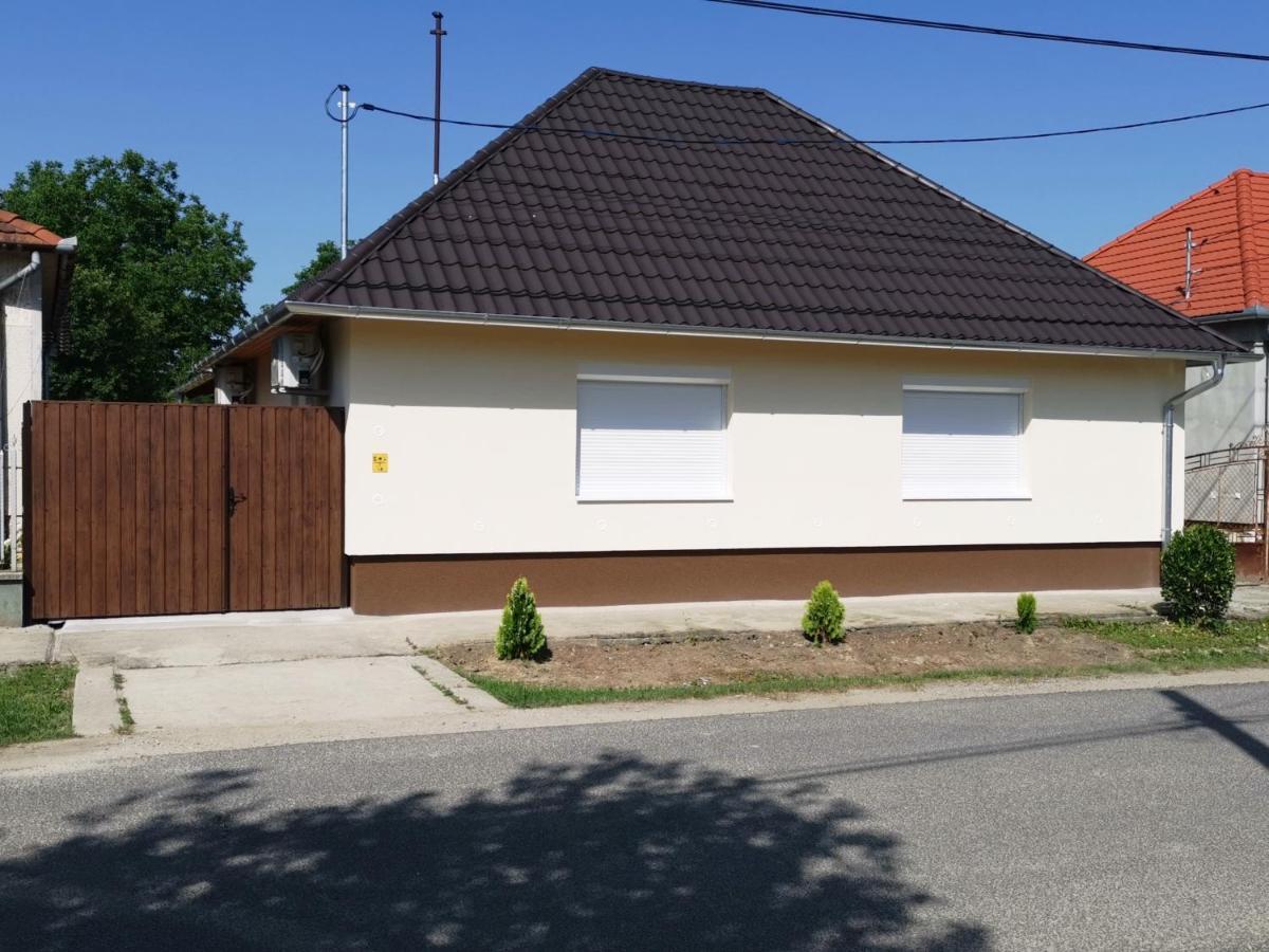 Lili Apartman ハルカーニャ エクステリア 写真
